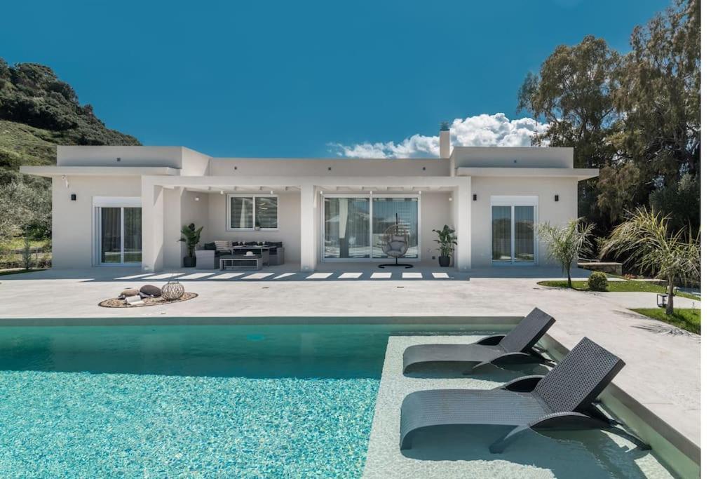 Melissia Luxury Villa Kalamaki  Bagian luar foto