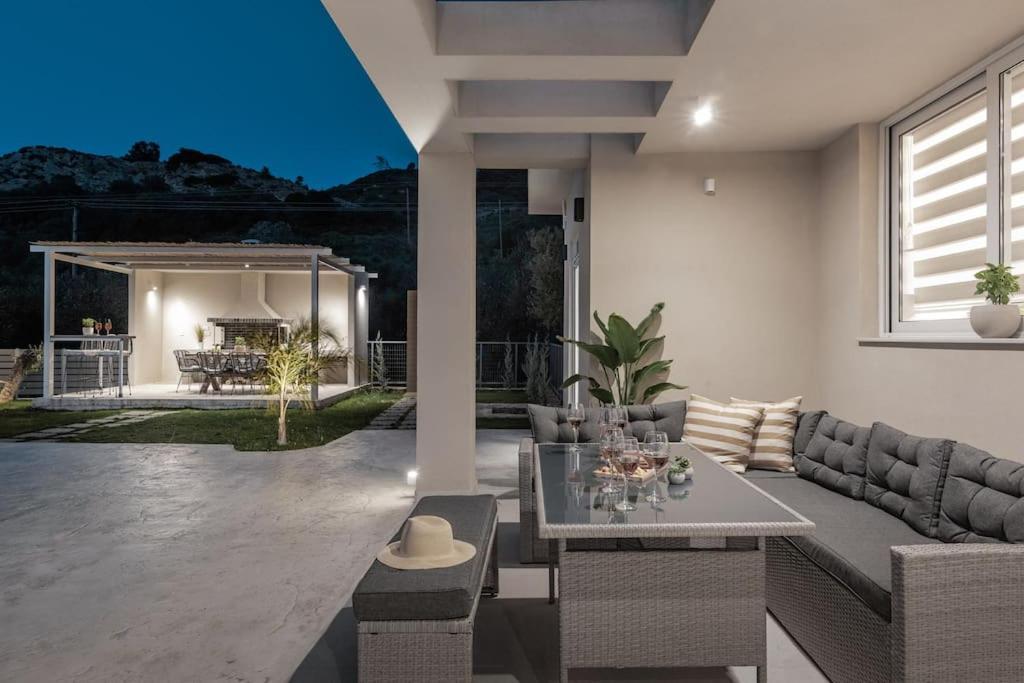 Melissia Luxury Villa Kalamaki  Bagian luar foto